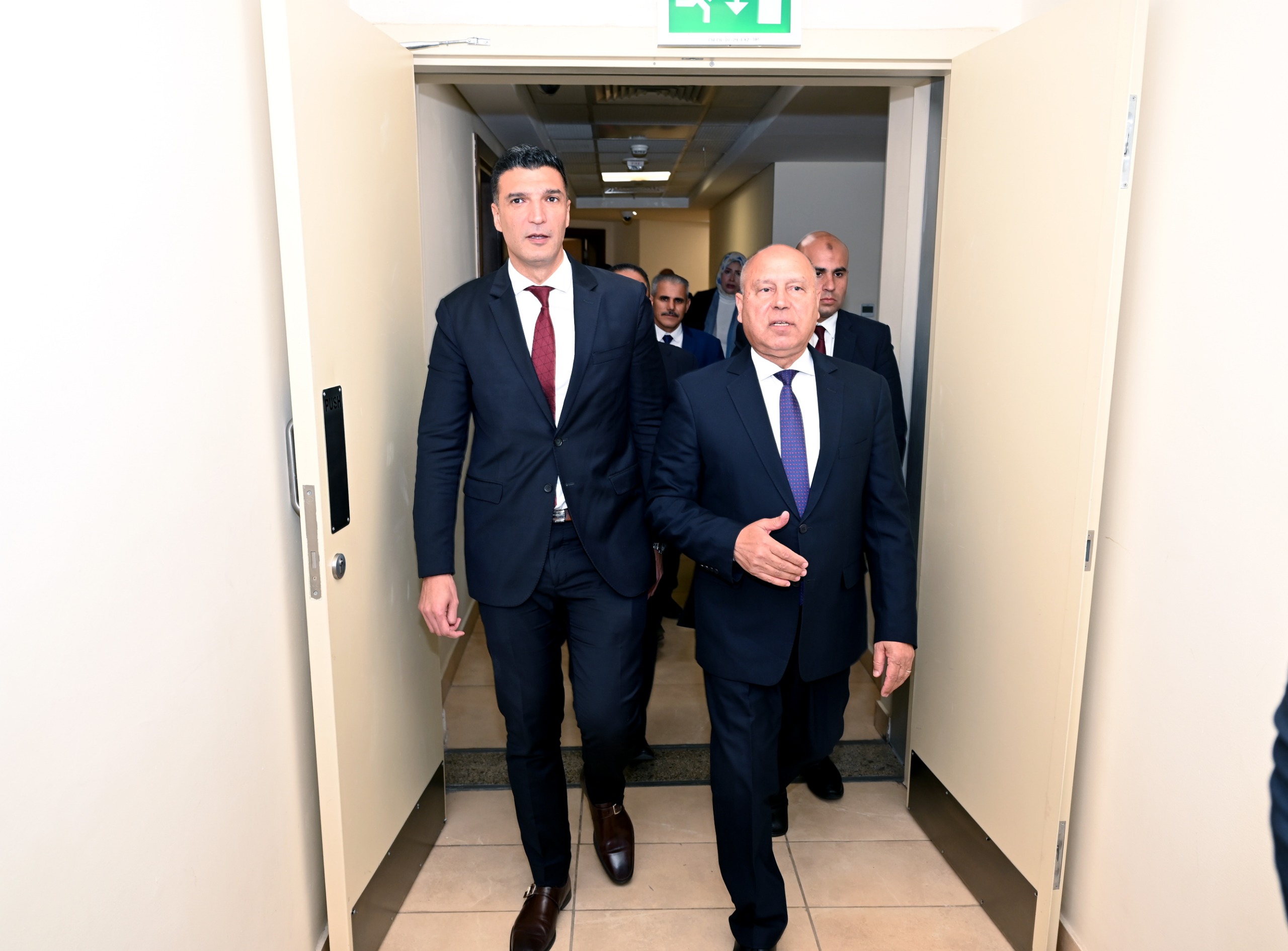 الفريق كامل الوزير يستقبل وزير الصناعة