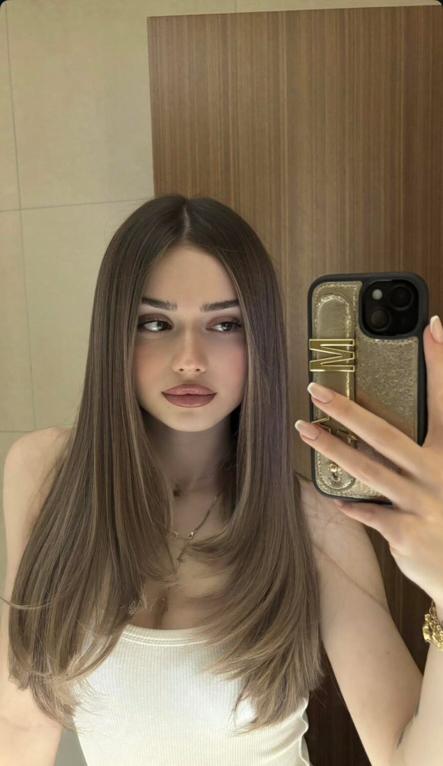 Melike Saygın ve Hale Cabbar Melike Saygın ve Hale Cabbar