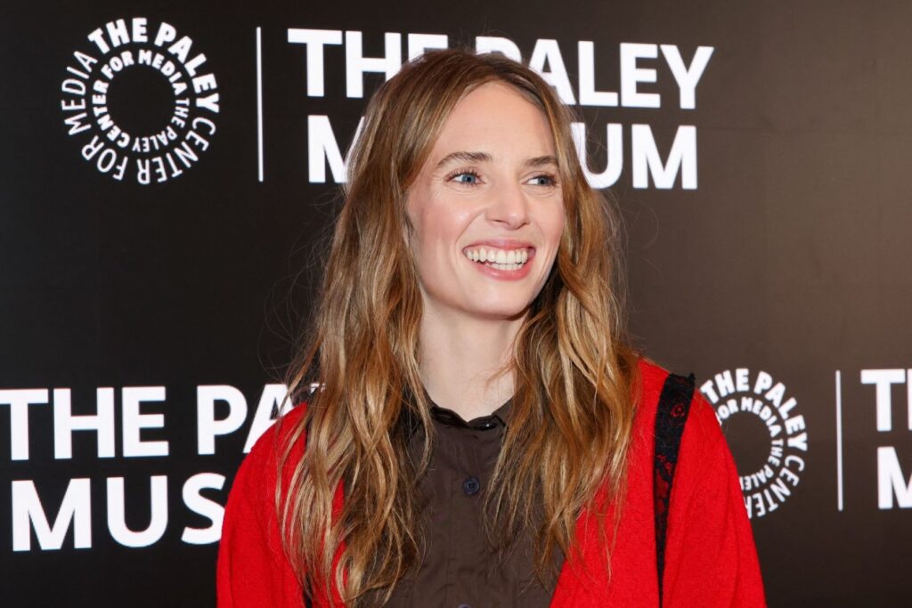 زواج الممثلة مايا هوك بحضور نجوم مسلسل Stranger Things