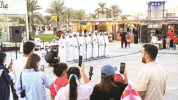 «مهرجان الشيخ زايد» يحتفي بالفنون الإماراتية