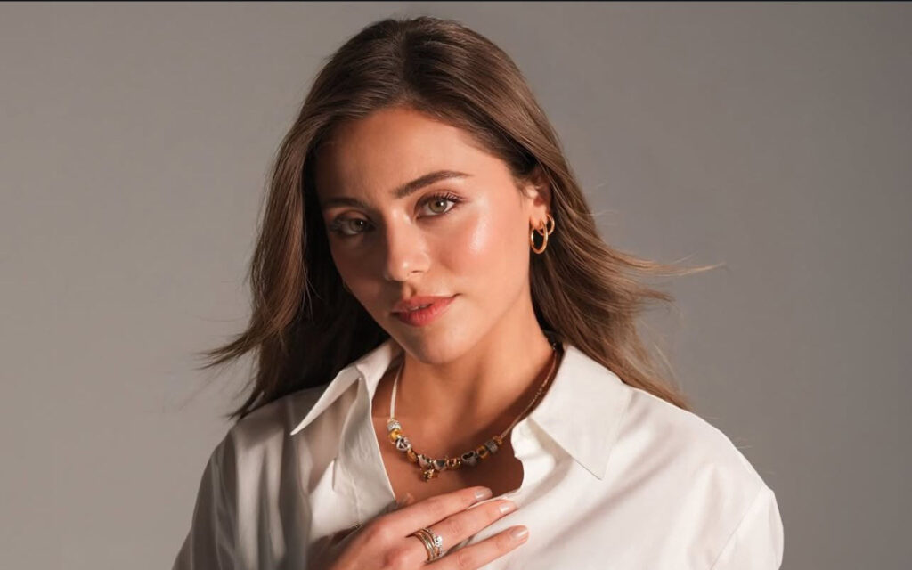 بعد “نعم” في ميلانو… سيلا تورك أوغلو نجمة “شراب التوت” تحدّد مكان زفافها بعد “نعم” في ميلانو… سيلا تورك أوغلو نجمة “شراب التوت” تحدّد مكان زفافها