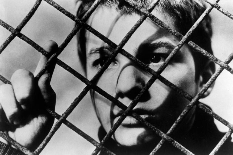 _جان بيير ليود في الـأربعمائة ضربة (آي ام دي بي)