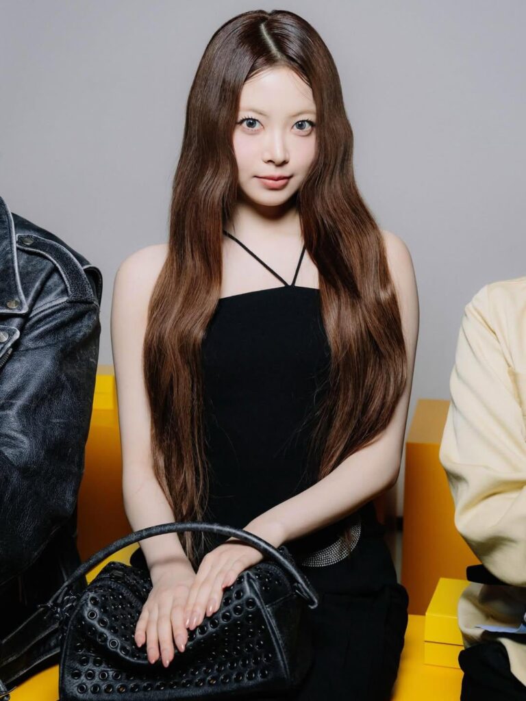 260228 - تحديث الانستغرام الرسمي لـ Onitsuka Tiger مع Hong Eunchae