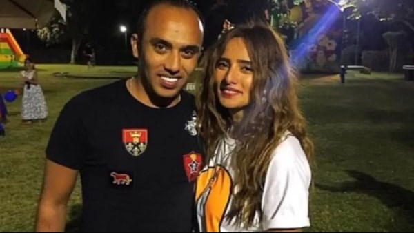 وصول جثمان شقيق زينة إلى مسجد حسن الشربتلي لأداء صلاة الجنازة