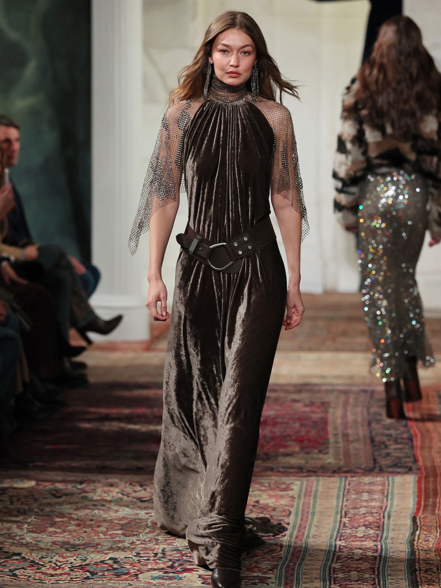 جيجي حديد في عرض رالف لورين لخريف 2026 في أسبوع الموضة بنيويورك (إنستغرام)
