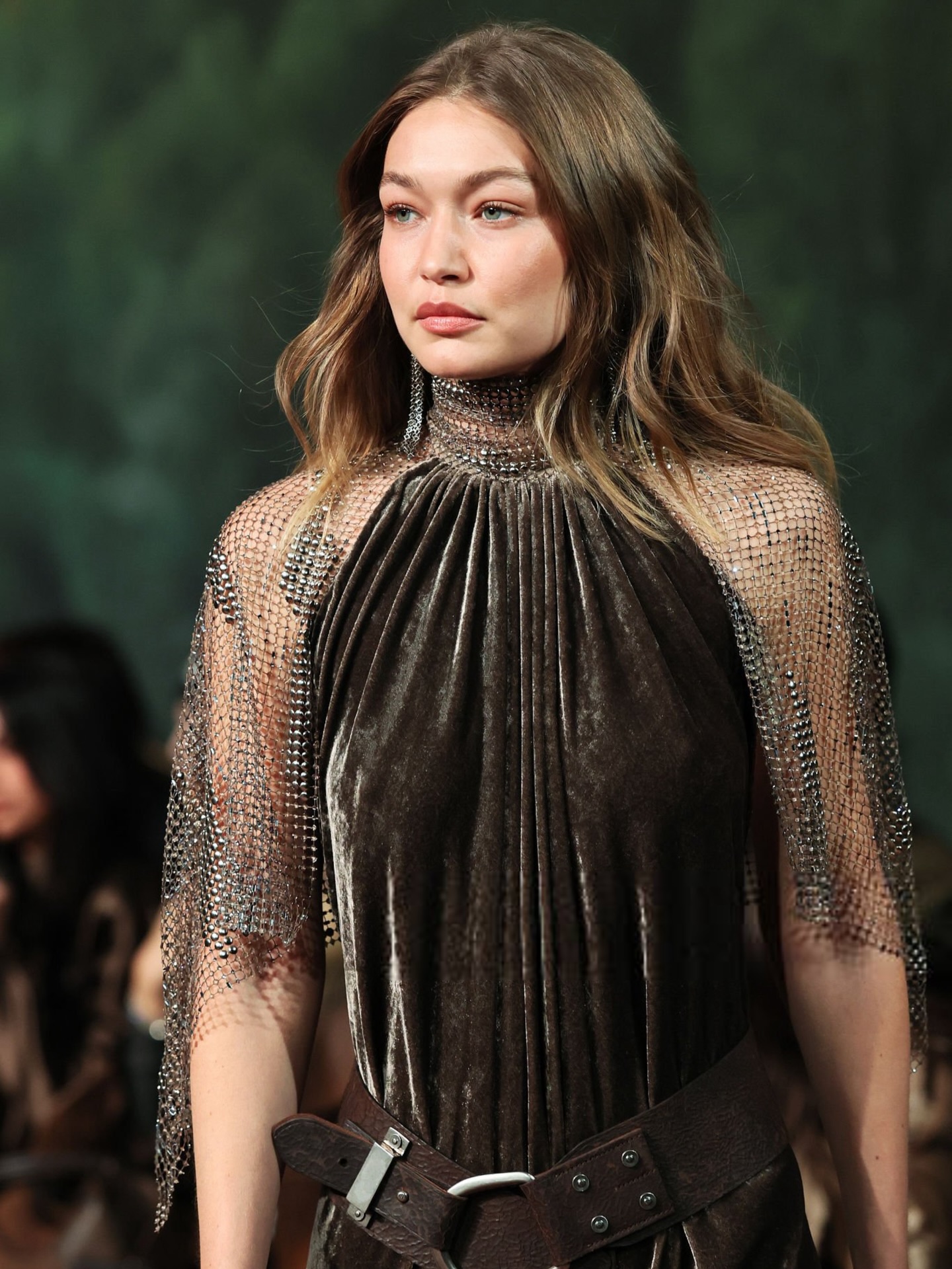 جيجي حديد في عرض رالف لورين لخريف 2026 في أسبوع الموضة بنيويورك (إنستغرام)