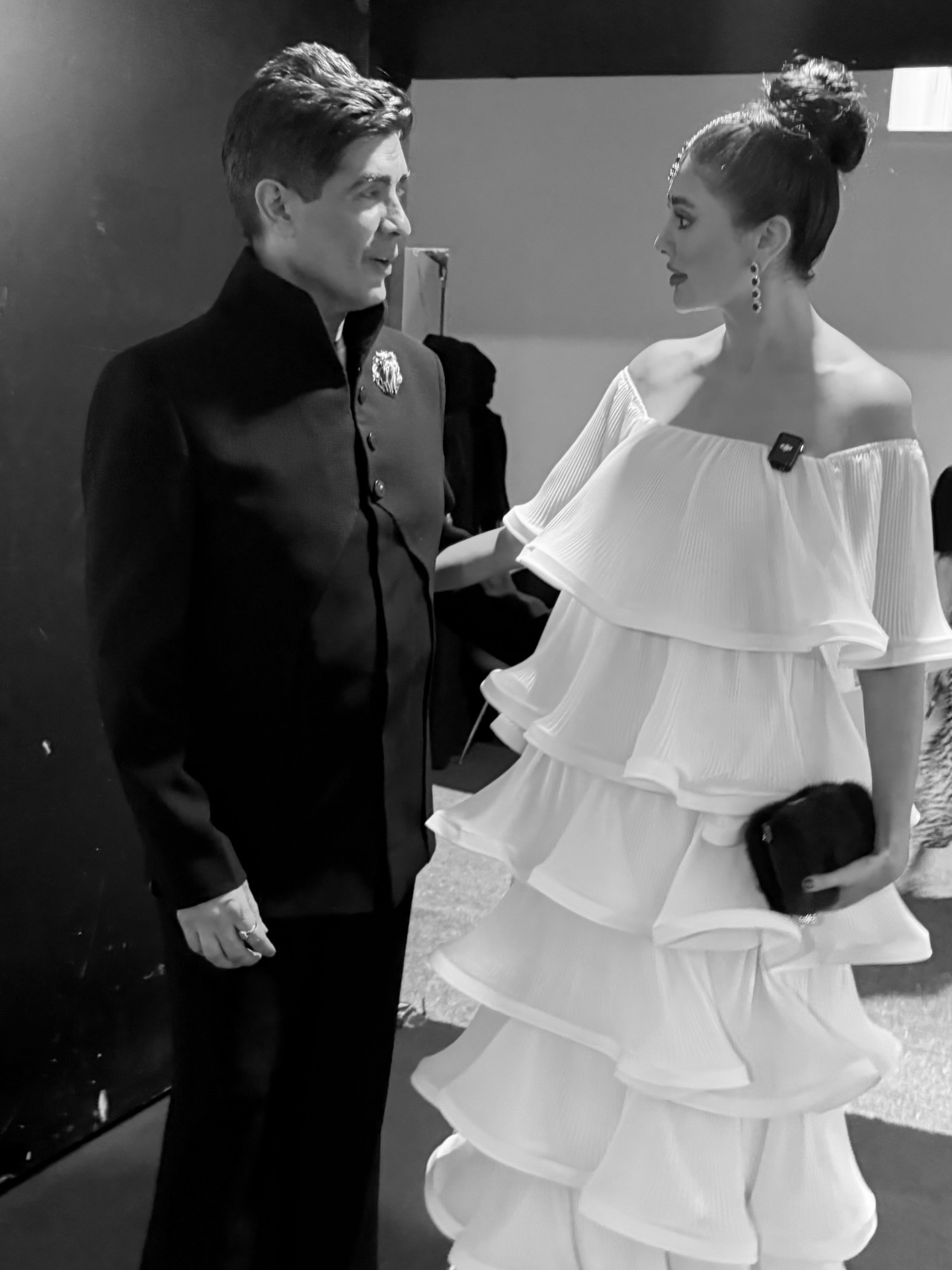 مريم حسين مع المصمّم مانيش مالهوترا (إنستغرام)