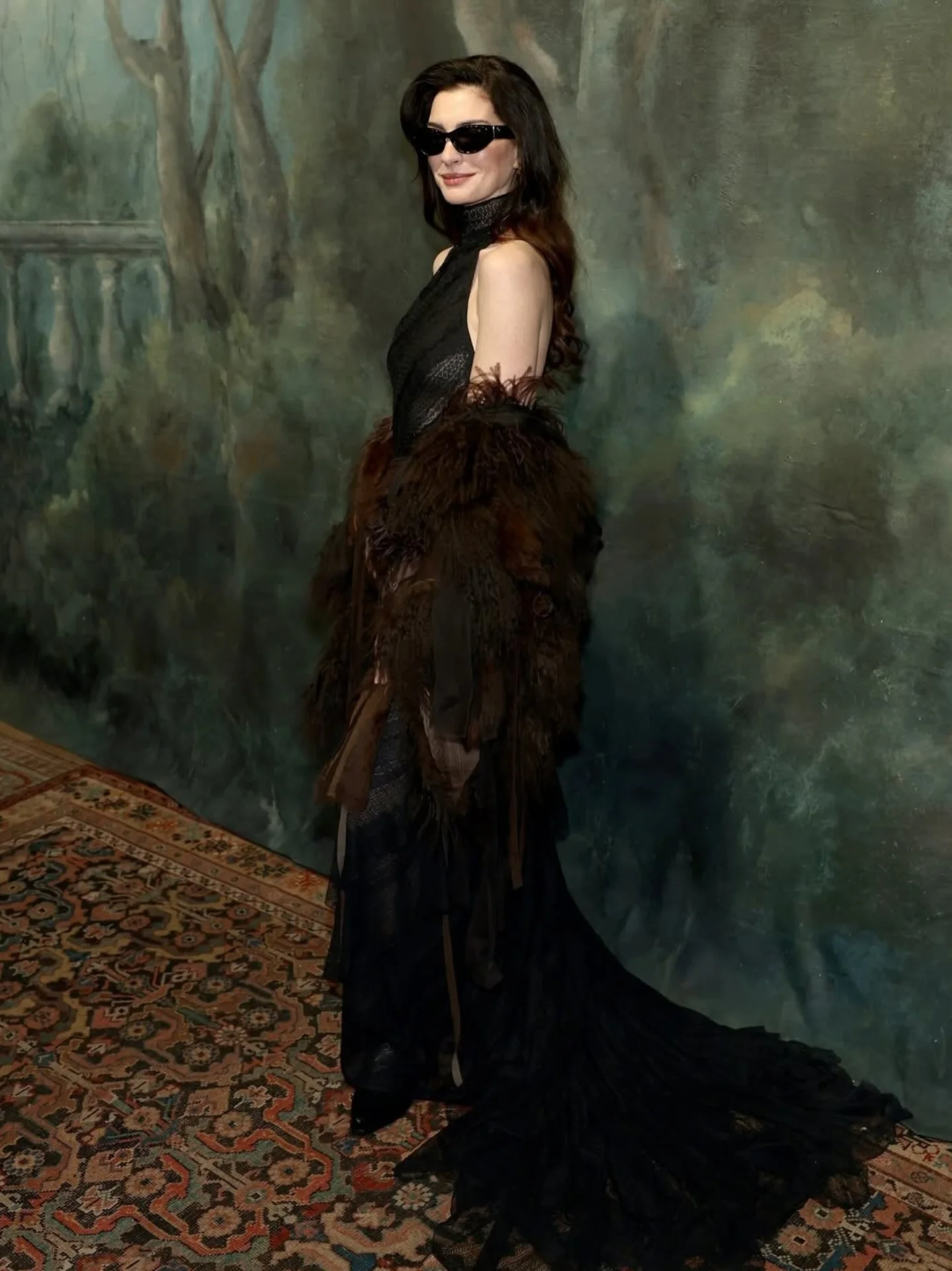 آن هاثاواي في عرض أزياء رالف لورين (إنستغرام)