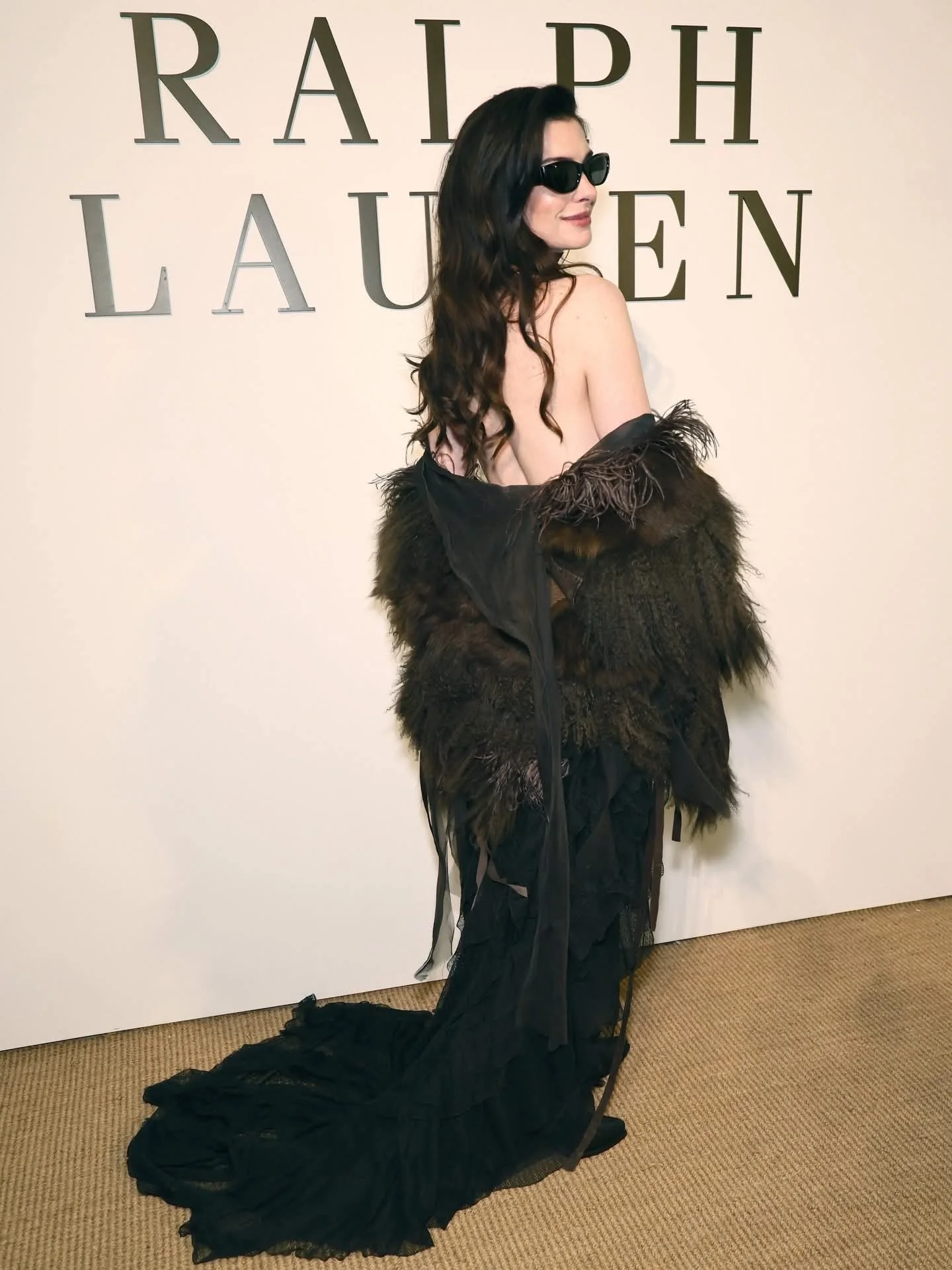 آن هاثاواي في عرض أزياء رالف لورين (إنستغرام)