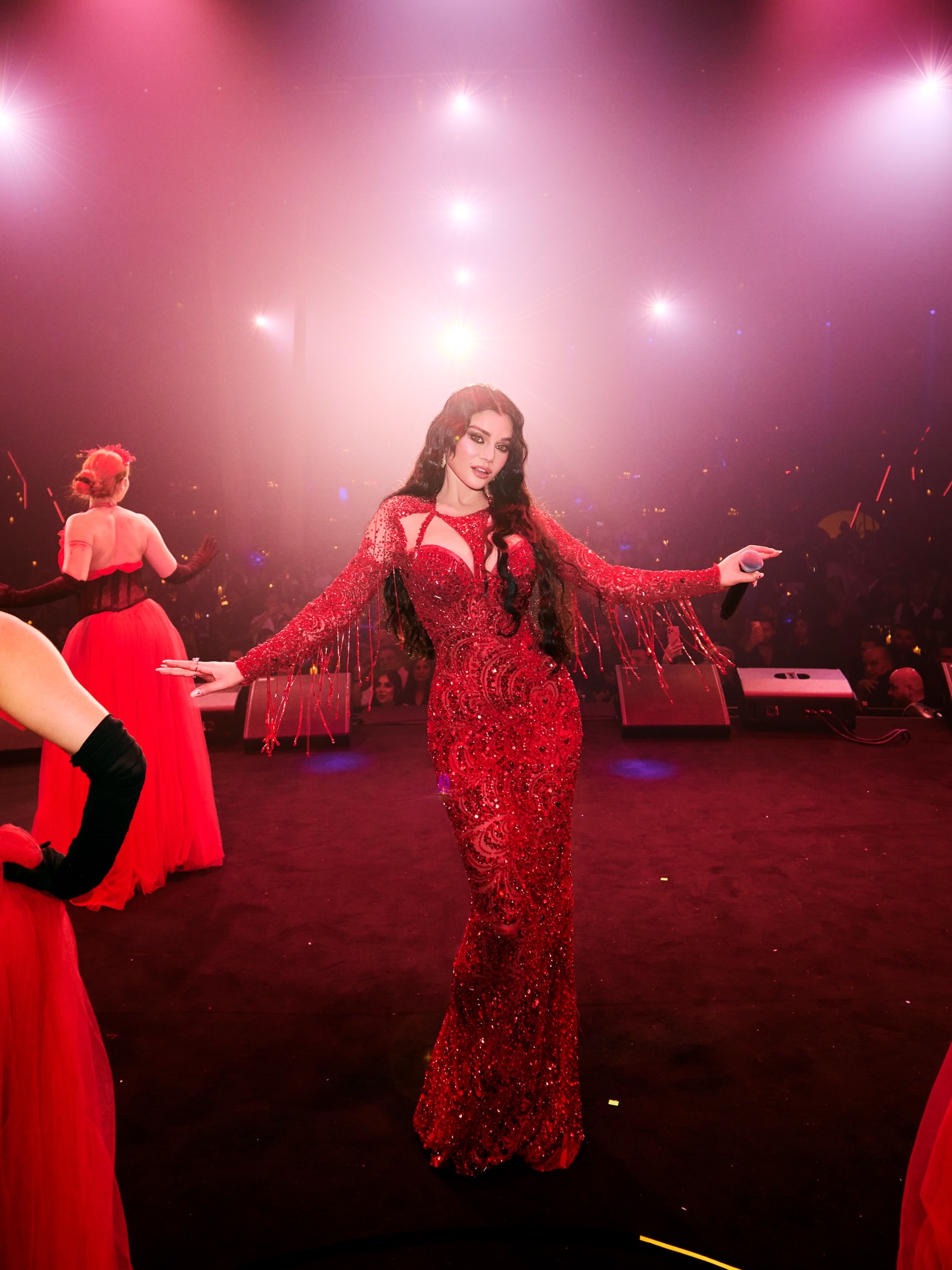 هيفاء وهبي بتصميم شربل زوي (تصوير جورج صليبا)