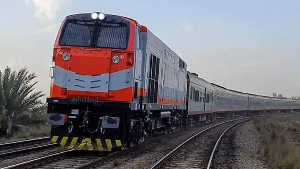 السكة الحديد: احتكاك جرار بقطار "فاقوس