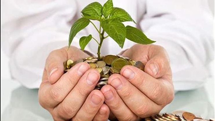 هل يجوز إخراج زكاة الفطر من الموظف للعاملين معه بنفس المصلحة