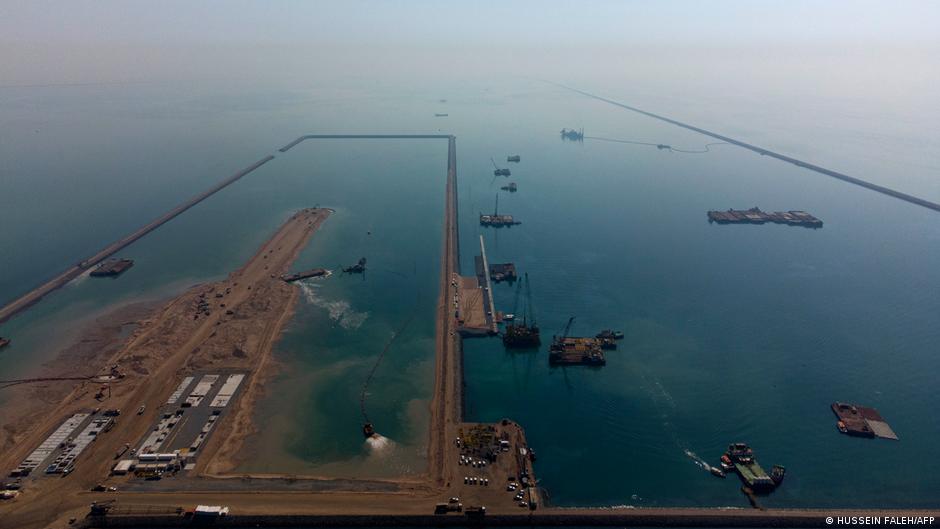 القانون الدولي وخرائط بحرية اودعتها بغداد