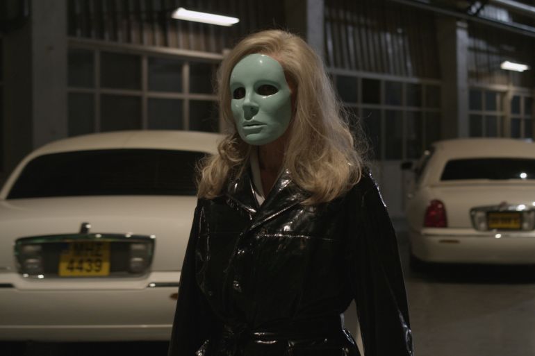 _مشهد من فيلم المحركات المقدسة (آي ام دي بي)