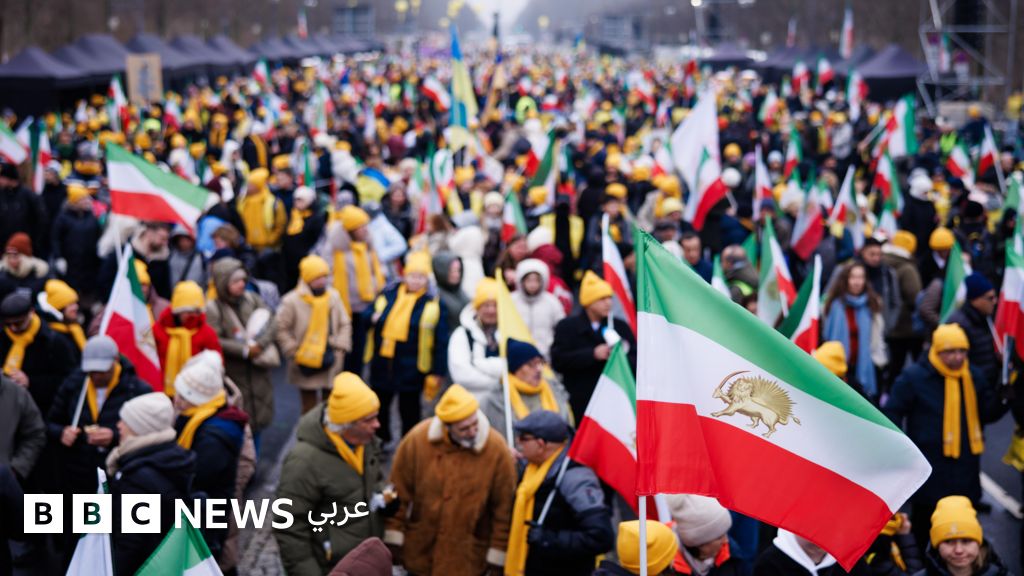 علي خامنئي يغيب عن أحد احتفالات ذكرى الثورة، وتصاعد حملة الاعتقالات في ظل التوتر مع واشنطن