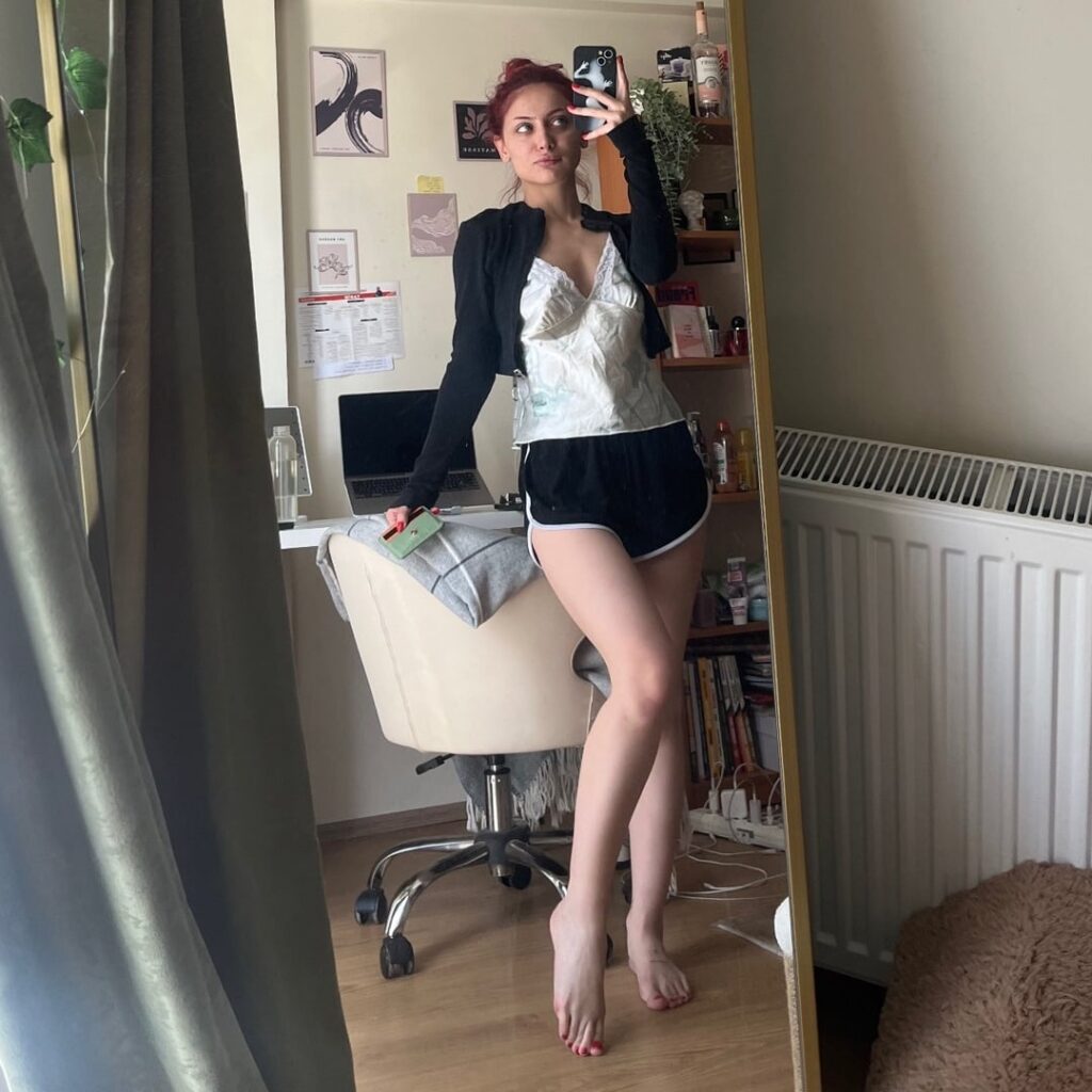 İlke Gülhan (Doğa İzitaş)