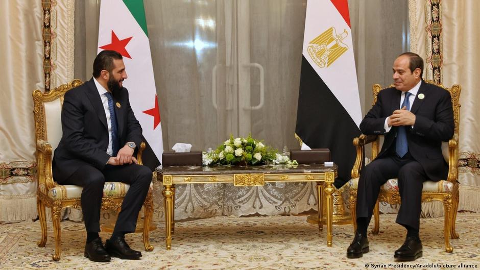 ماذا وراء “حملة ترحيل” السوريين من مصر؟ ماذا وراء "حملة ترحيل" السوريين من مصر؟