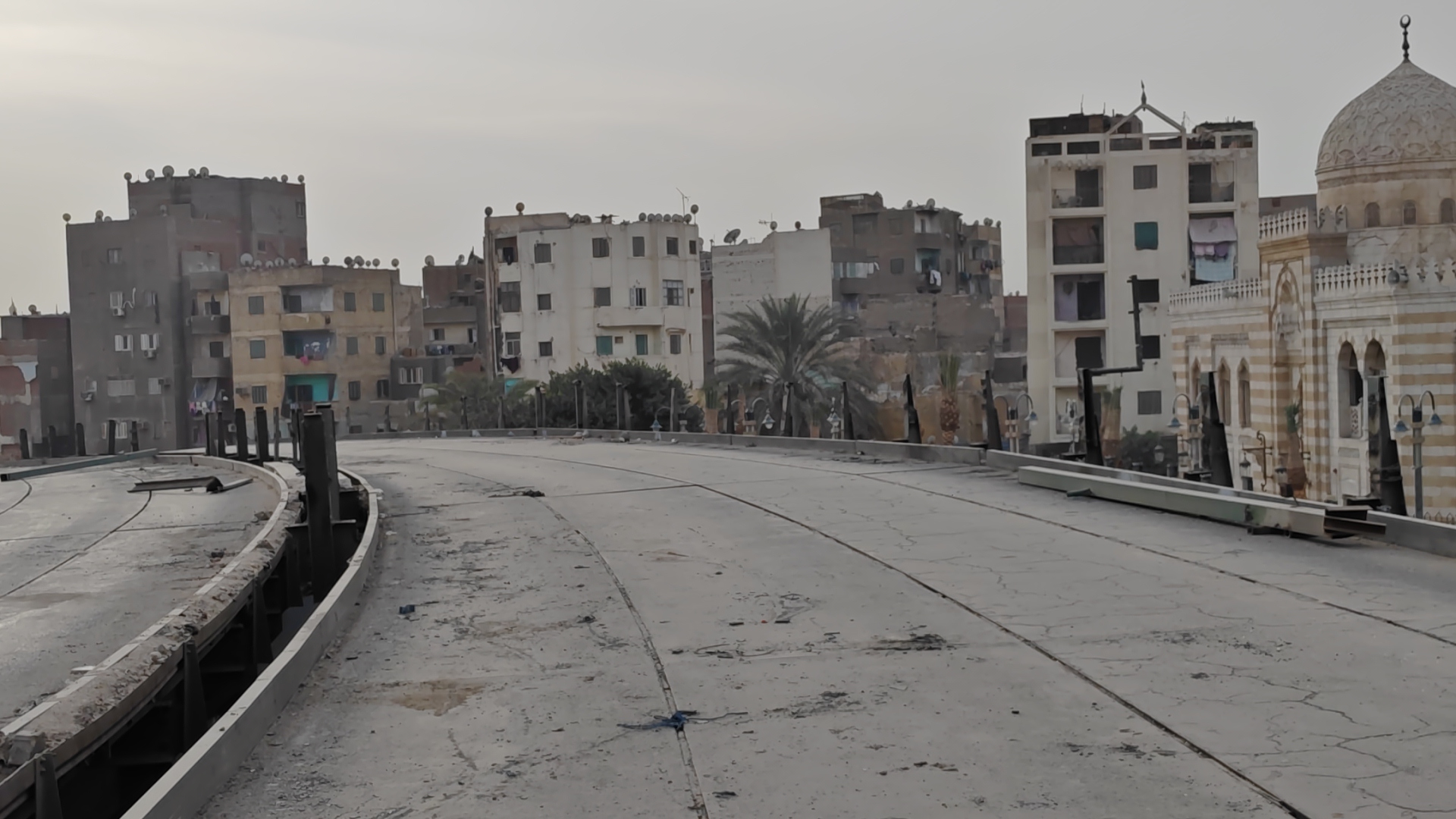 جانب من الكوبرى جانب من الكوبرى