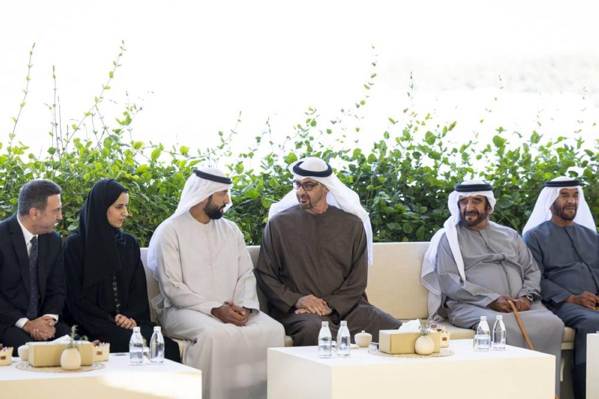 رئيس الدولة يستقبل وفد المشاركين في الاجتماع العربي للقيادات الشابة في القمة العالمية للحكومات