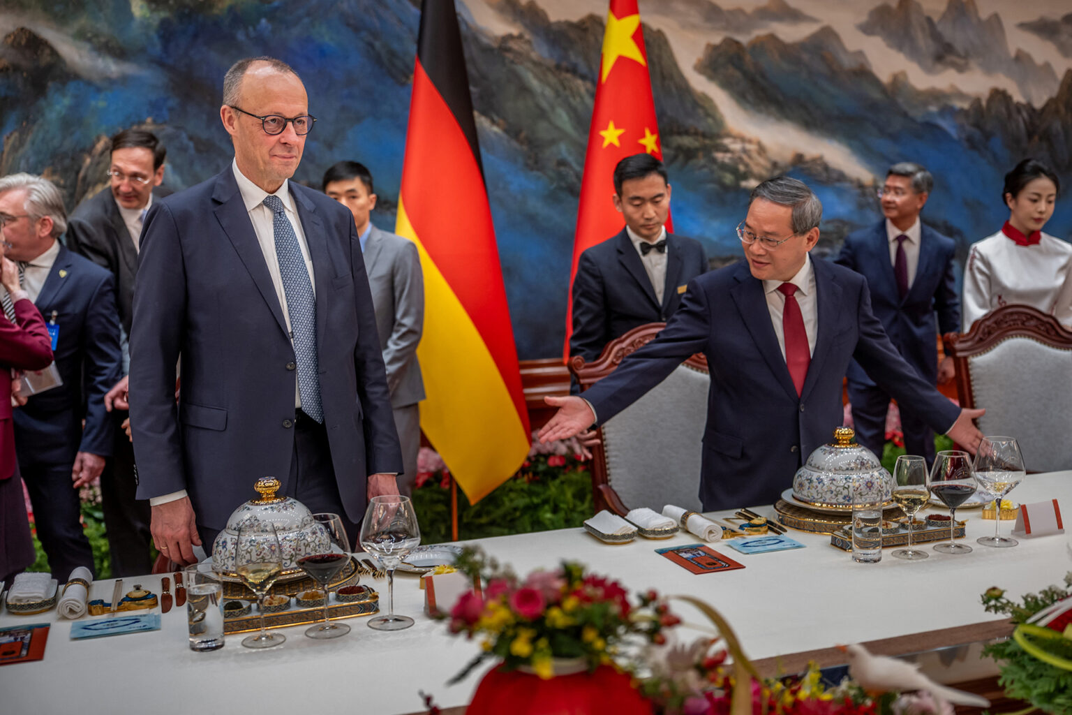 في أول زيارة رسمية .. المستشار الألماني يفتح صفحة جديدة مع الصين | أخبار