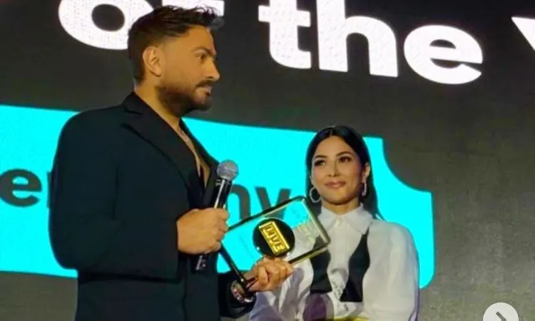 تامر حسني يتوج بلقب «نجم العام» على تيك توك في دبي ويهدي الجائزة لجمهوره