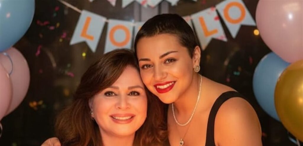 هي لبنانية وممثلة.. إلهام شاهين تحتفل بعيد ميلاد ابنة شقيقتها تعرّفوا إليها (صور) هي لبنانية وممثلة.. إلهام شاهين تحتفل بعيد ميلاد ابنة شقيقتها تعرّفوا إليها (صور)