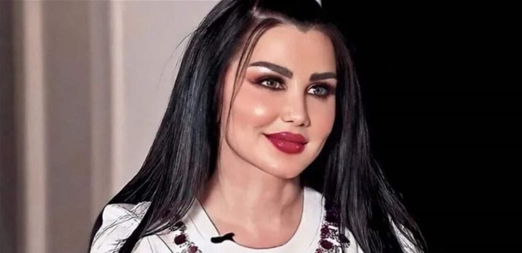 بجمبسوت باللون الأحمر الفاقع.. جيني أسبر تلفت الأنظار بجمبسوت باللون الأحمر الفاقع.. جيني أسبر تلفت الأنظار