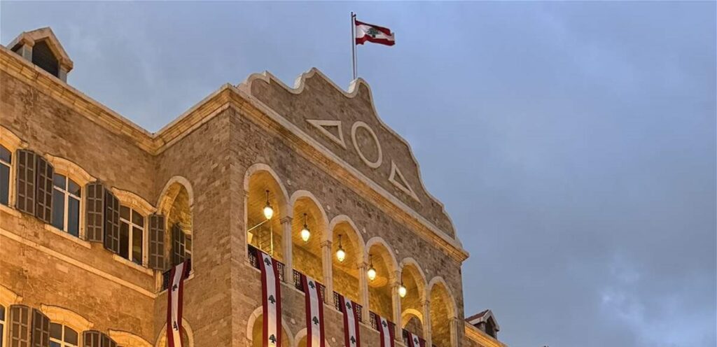 تبديلات حكومية ربطاً بالتأجيل