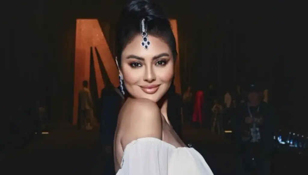 مريم حسين بفستان أبيض أوف شولدر تتصدّر أخبار الموضة