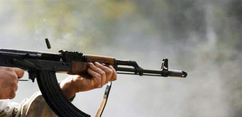 بالفيديو... إطلاق نار كثيف استهدف منزل أحد المخرجين والمنتجين الشهيرين!