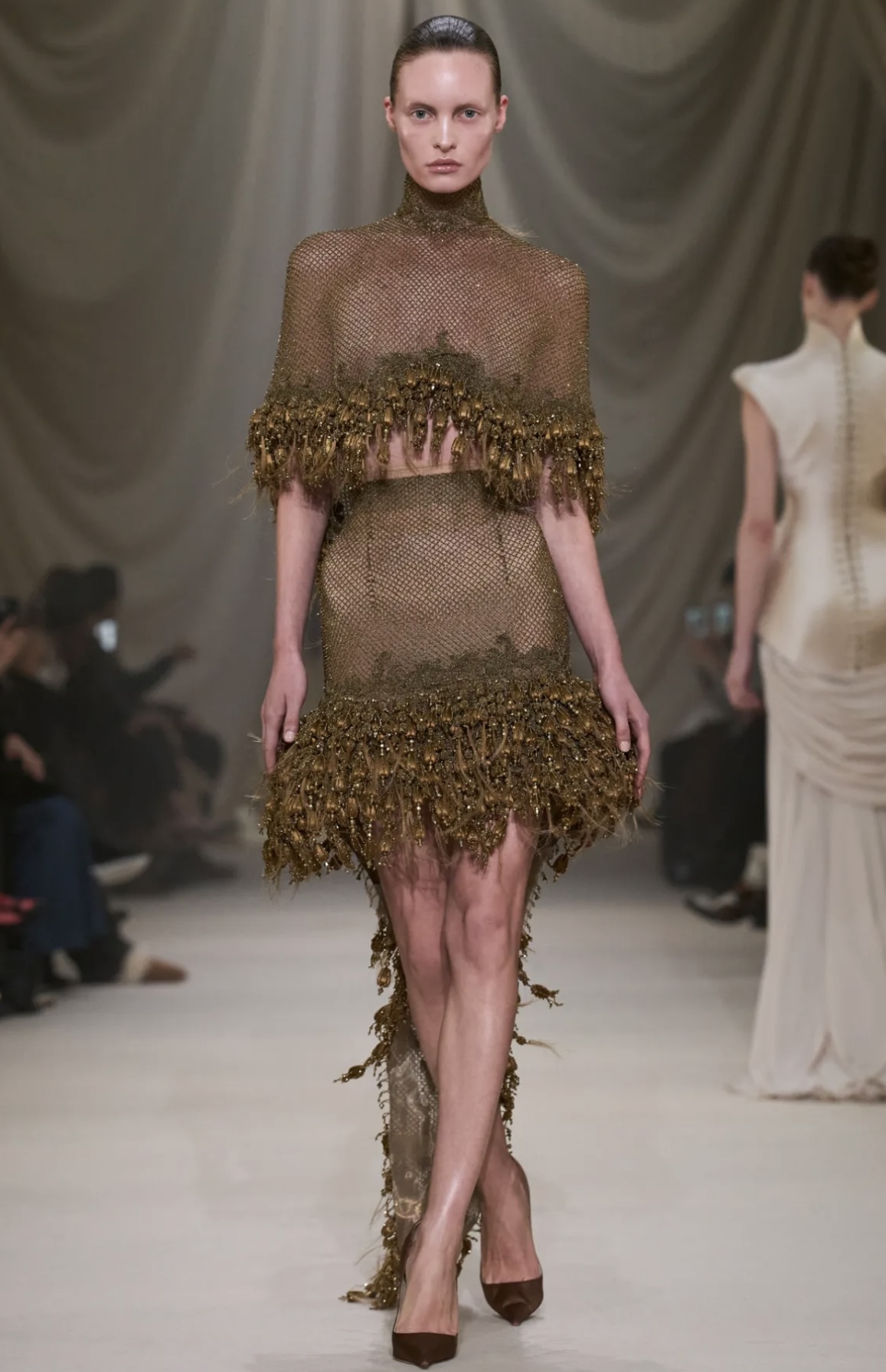 من عرض أزياء محمد آشي لربيع وصيف 2026 للخياطة الراقية (إنستغرام)