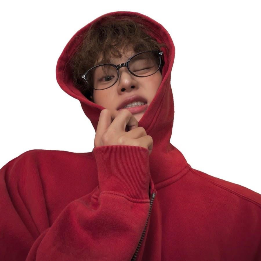 افتتح Lee Daehwi عضو AB6IX حسابًا شخصيًا جديدًا على YouTube @ EEEE_hwi