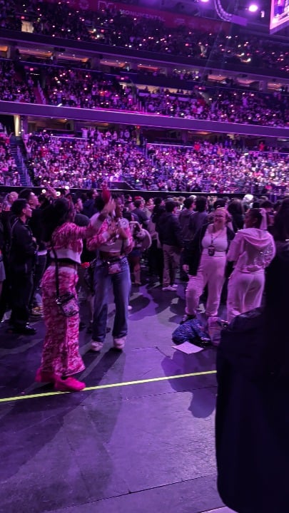 لقد قتلها Jumbo Cam Duo الليلة الماضية في جولة TIF بواشنطن العاصمة، اليوم الأول