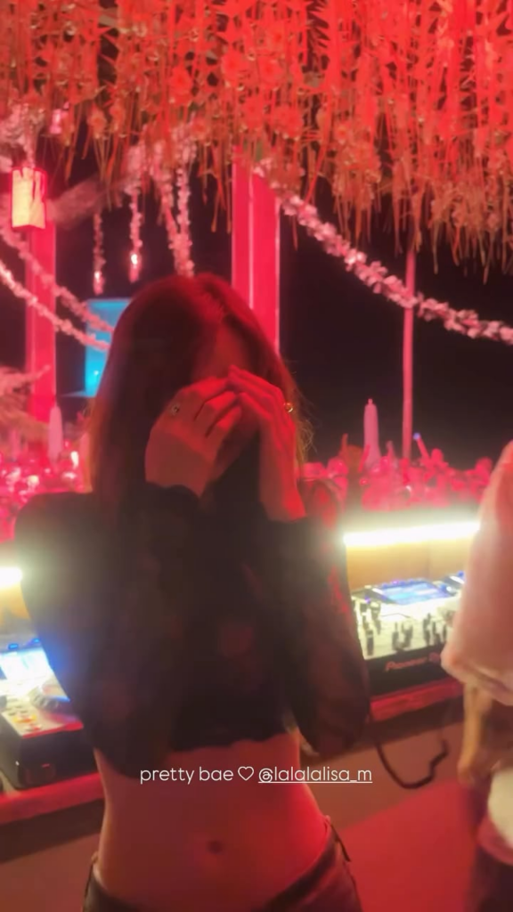 260221 تحديث قصة انستغرام itshannamarieee مع خطوط ليزا وديسكو