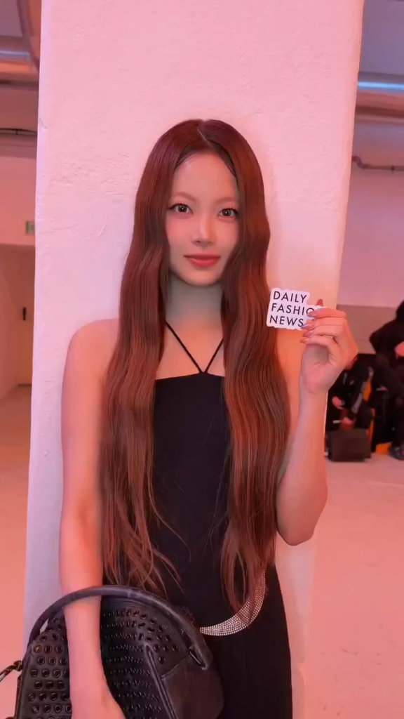 260226 - تحديث انستقرام لأخبار الموضة اليومية مع Hong Eunchae