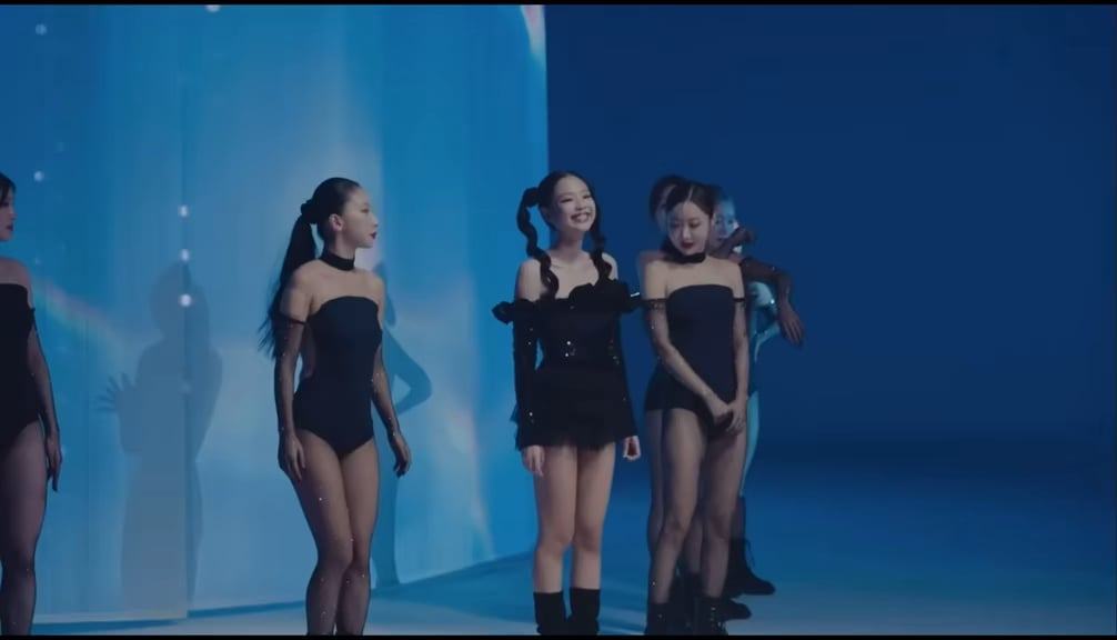 جيني أنت وأنا وراء الكواليس