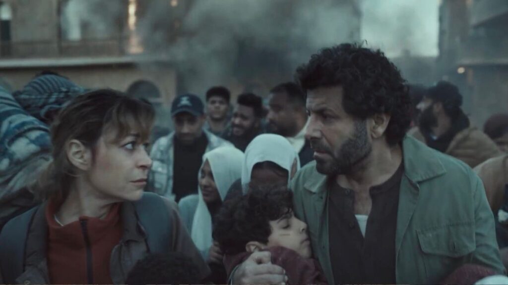 “صحاب الأرض” يشعل حرب الروايات في الإعلام الإسرائيلي مشهد من مسلسل "صحاب الأرض" يجسد نزوح أهالي غزة ـ 25 شباط 2026 (dmc دراما)