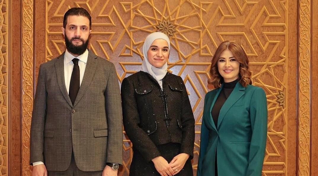 لطيفة الدروبي بأسلوب مختلف أنيق بعيداً عن العباية الكلاسيكية (انستغرام)