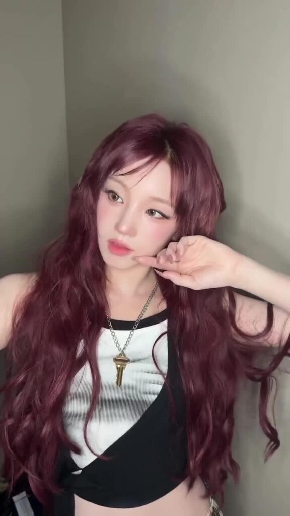 260210 Reels Instagram الرسمية - مشاعر أحادية أفكر فيها كثيرًا 🖤🤍 مع EPIK