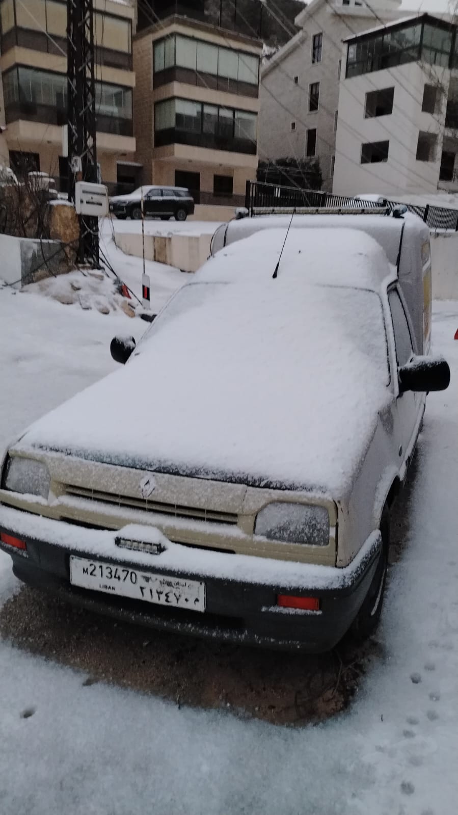 ثلوج في إهدن (طوني فرنجية).