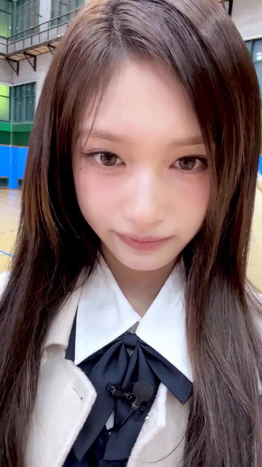 260222 تحديث TikTok الرسمي لـ IVE مع Wonyoung وLeeseo - عانقني