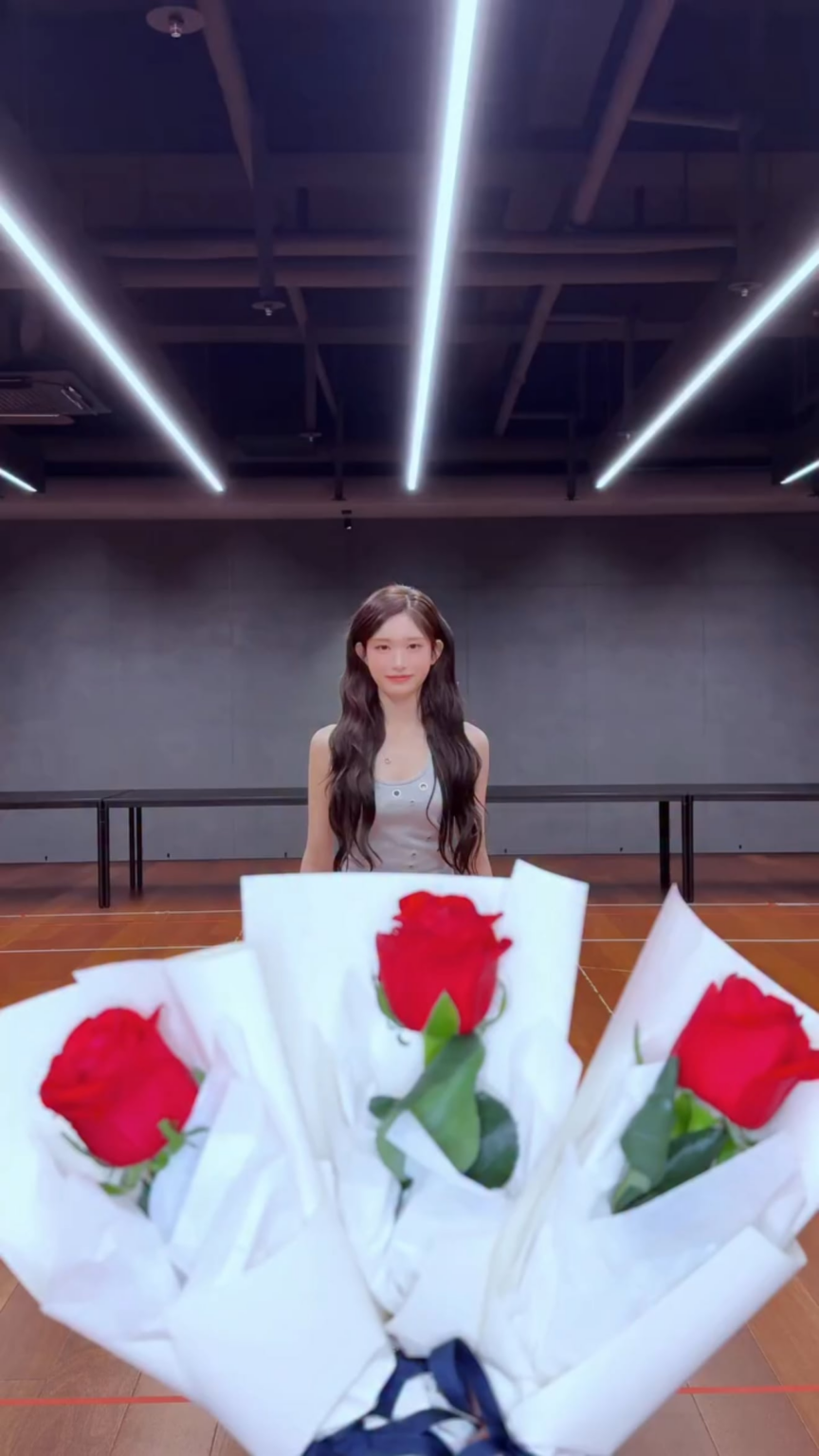 260208 تحديث IVE الرسمي على TikTok مع يوجين وري وليسيو - 𝓣𝓱𝓲𝓼 𝓲𝓼 𝓶𝔂 🌹🌹🌹