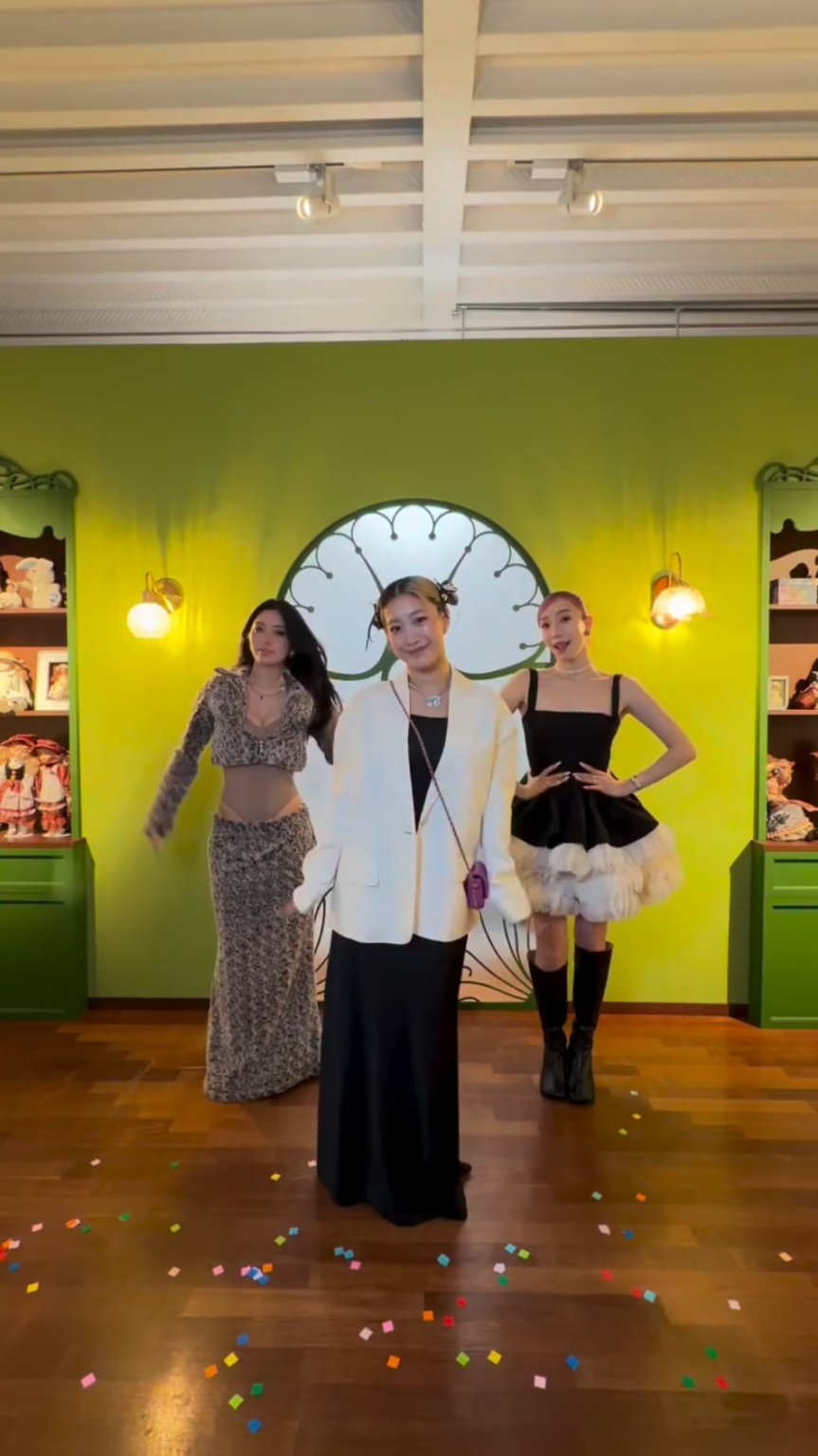 260209 تحديث بانغانا على الانستقرام - هانا مع رو وأوا كيتاديرا "#MISAMO Confetti 🎉 #PLAY 🐁✨"