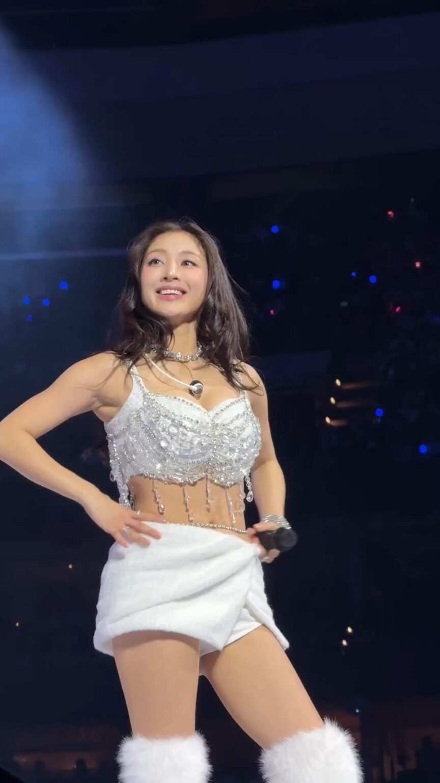 260225 جيهيو تذهل أثناء شروق الشمس في ضوء القمر