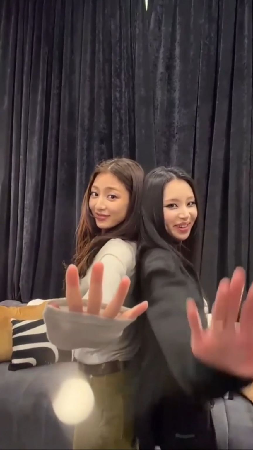 260225 - جيهيو وتشايونغ يقارنان طولهما ثم تظهر جونغيون