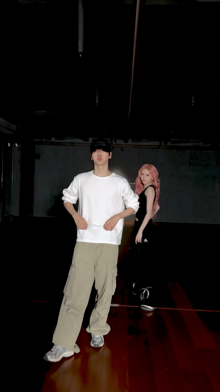 260210 تحديث IVE الرسمي على TikTok مع Gaeul - BANG BANG مع CRAVITY Hyeongjun (تحدي BANG BANG)