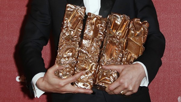 فرنسا.. فنانون يحتجون على سرقة حقوقهم عبر الذكاء الاصطناعي