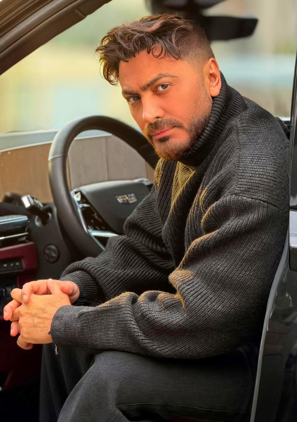 تامر حسني يحوّل تجربة طفل «متعرض للتنمّر» إلى رسالة أمل.. ودعوة للمجتمع