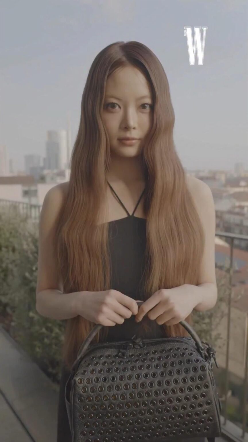 260226 - تحديث انستقرام W Korea مع Hong Eunchae