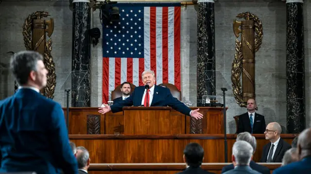 ألقى الرئيس الأمريكي دونالد ترامب خطاب حالة الاتحاد خلال جلسة مشتركة للكونغرس في قاعة مجلس النواب بمبنى الكابيتول في 24 فبراير/شباط 2026 في واشنطن العاصمة. 